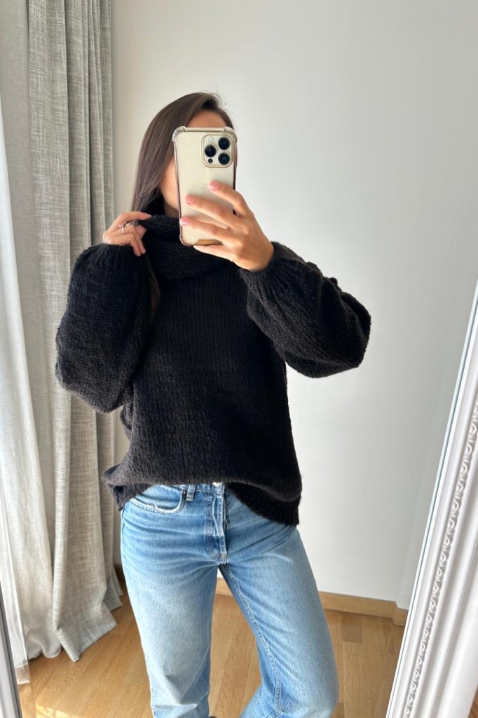 SWEATER CON BUFANDA