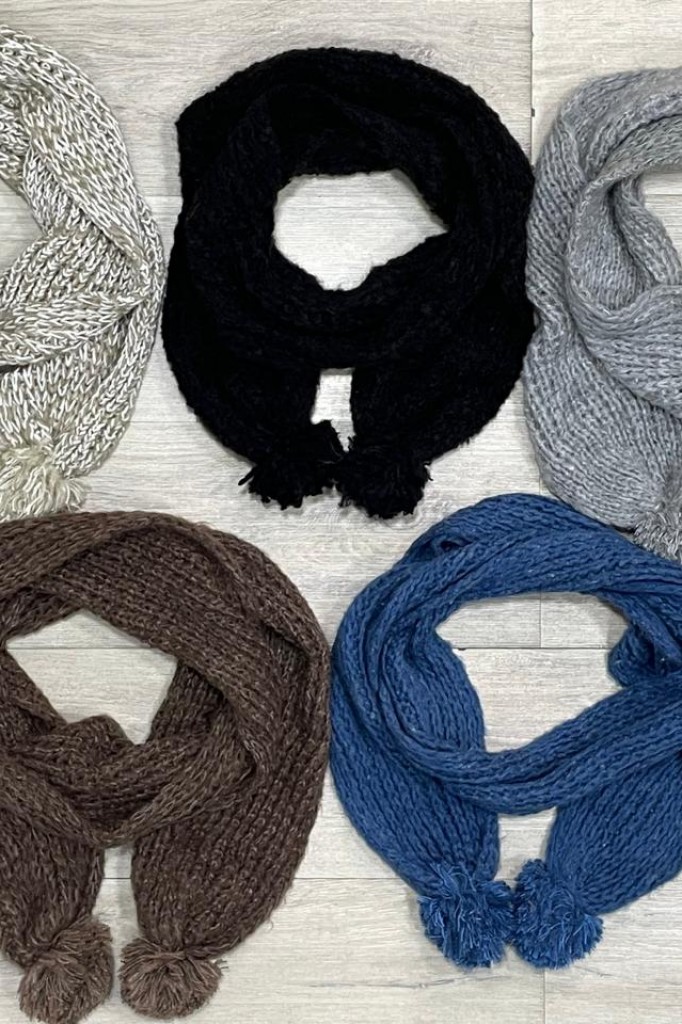 PACK DE BUFANDAS CON POMPON