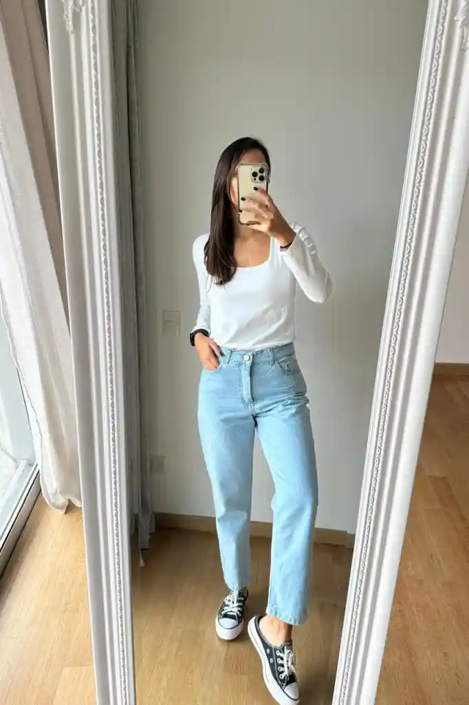 JEAN MOM