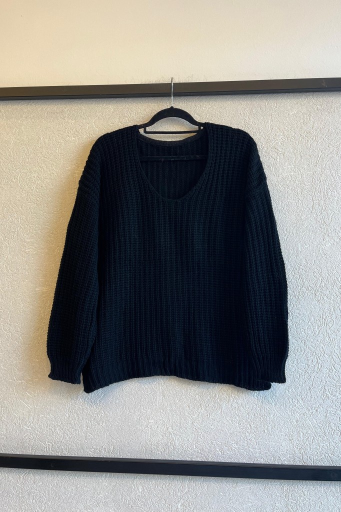 MUESTRA - SWEATER ESCOTE V PESADO