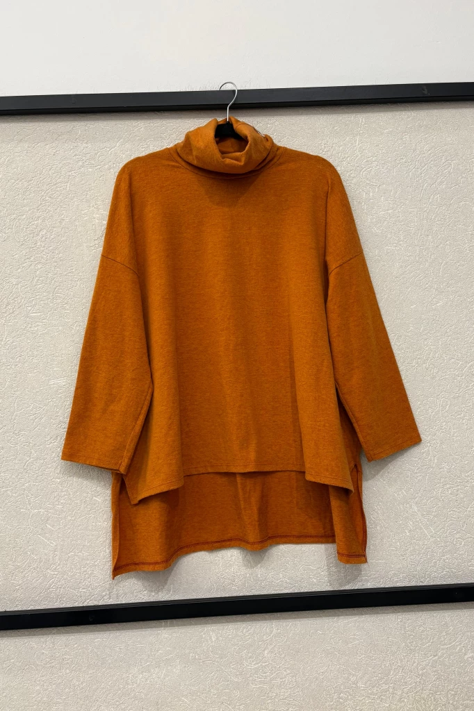 MUESTRA - POLERA NARANJA DE LANILLA