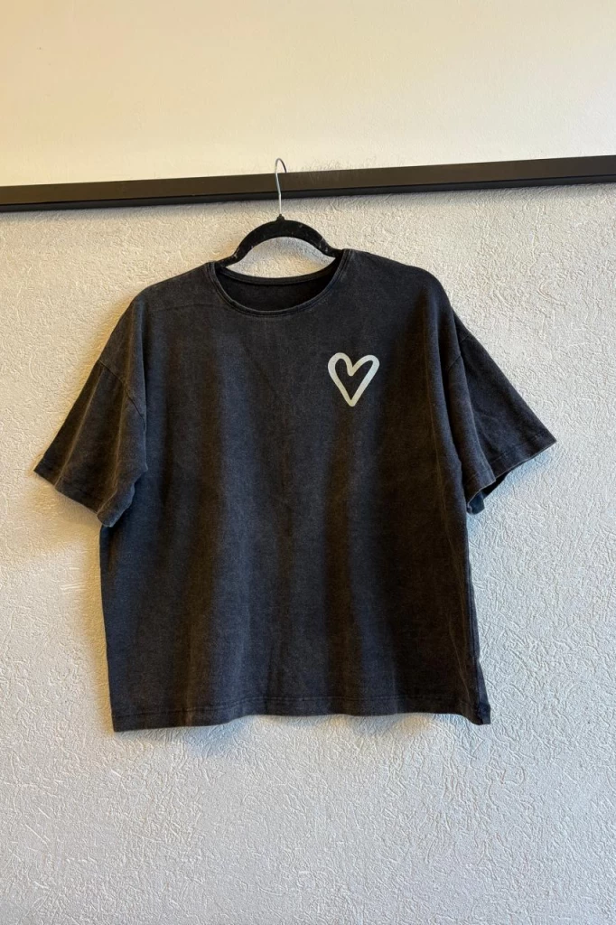 REMERA BOX ESTAMPA: CORAZON