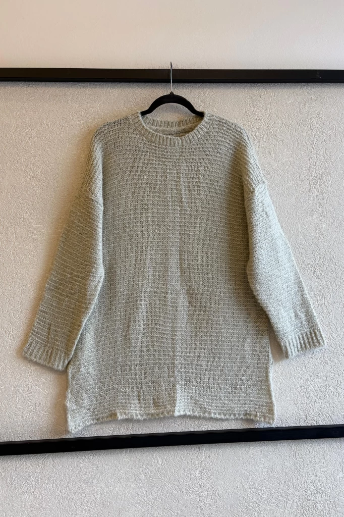 MUESTRA -  SWEATER DE LANA CON TAJO