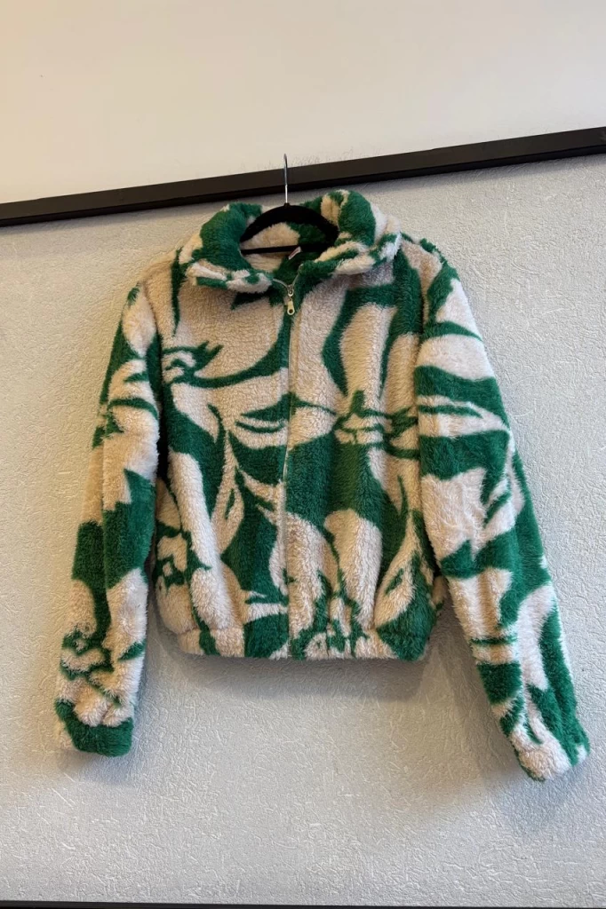 MUESTRA - CAMPERA CORDERITO ESTAMPADA