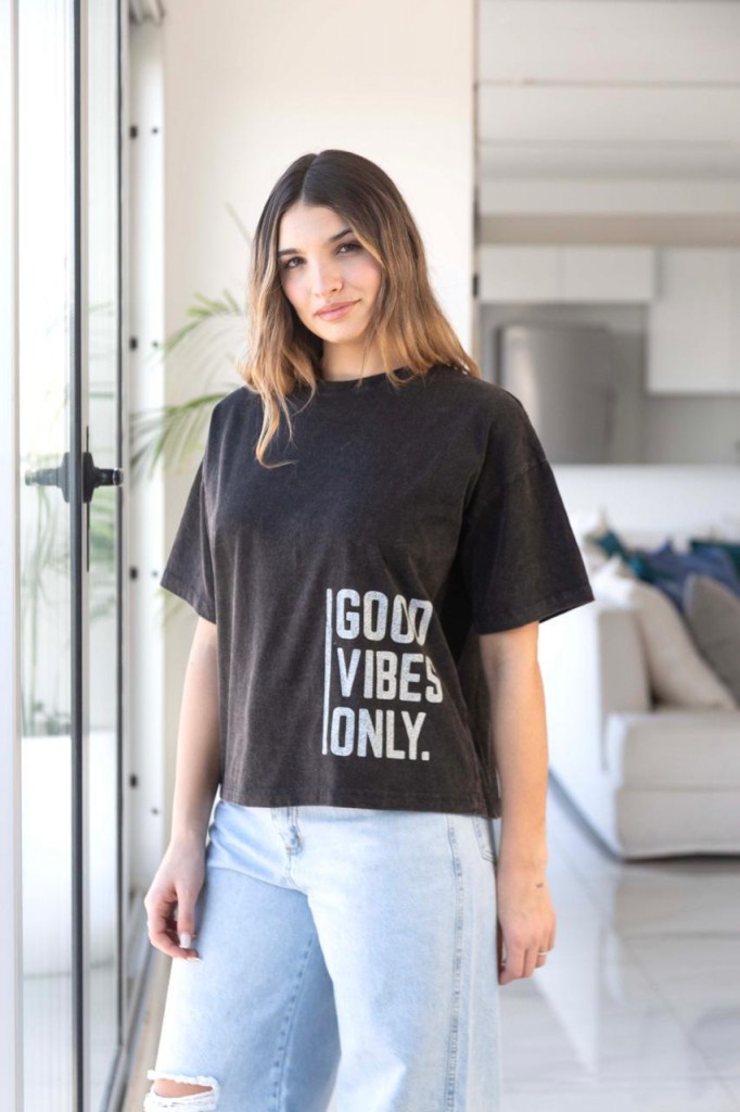 REMERA BOX ESTAMPA: GOOD VIBES