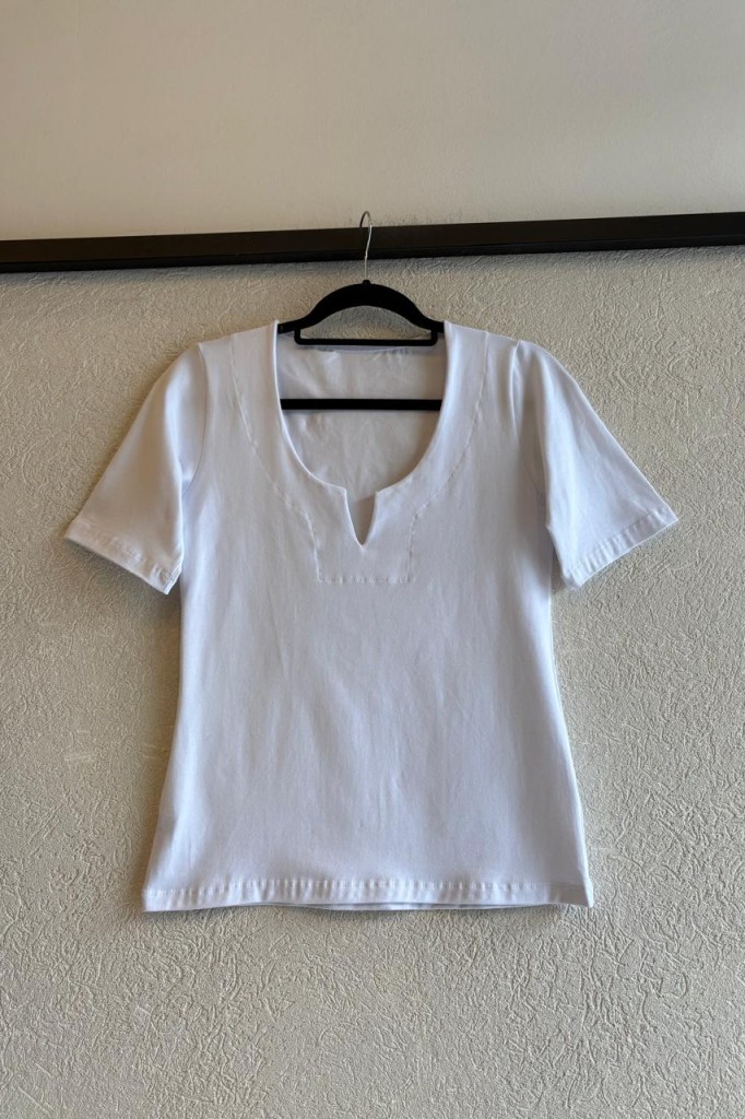 REMERA MORE