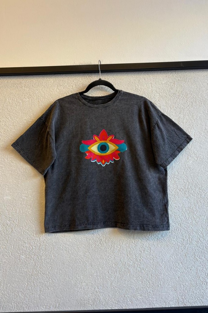REMERA BOX ESTAMPADA: OJO