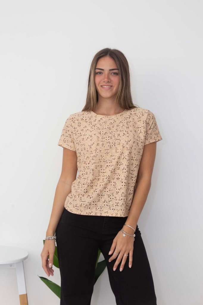 REMERA BRODERI ESTAMPADO