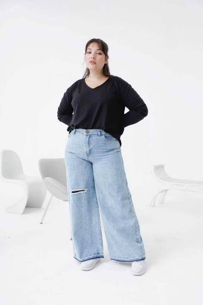 JEAN WIDE LEG CON ROTURA DESFLECADO