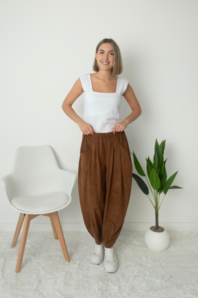 BABUCHA PINZADA GAMUZA