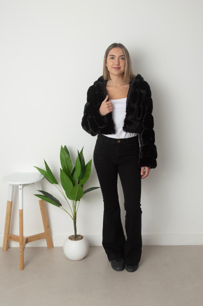 CAMPERA CON PIEL IMPORTADA