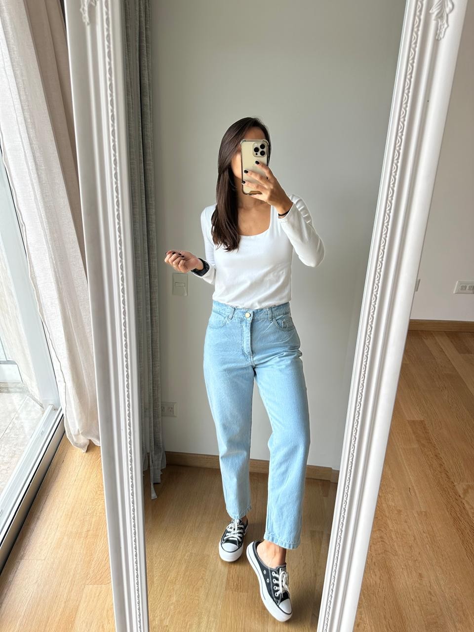 JEAN MOM