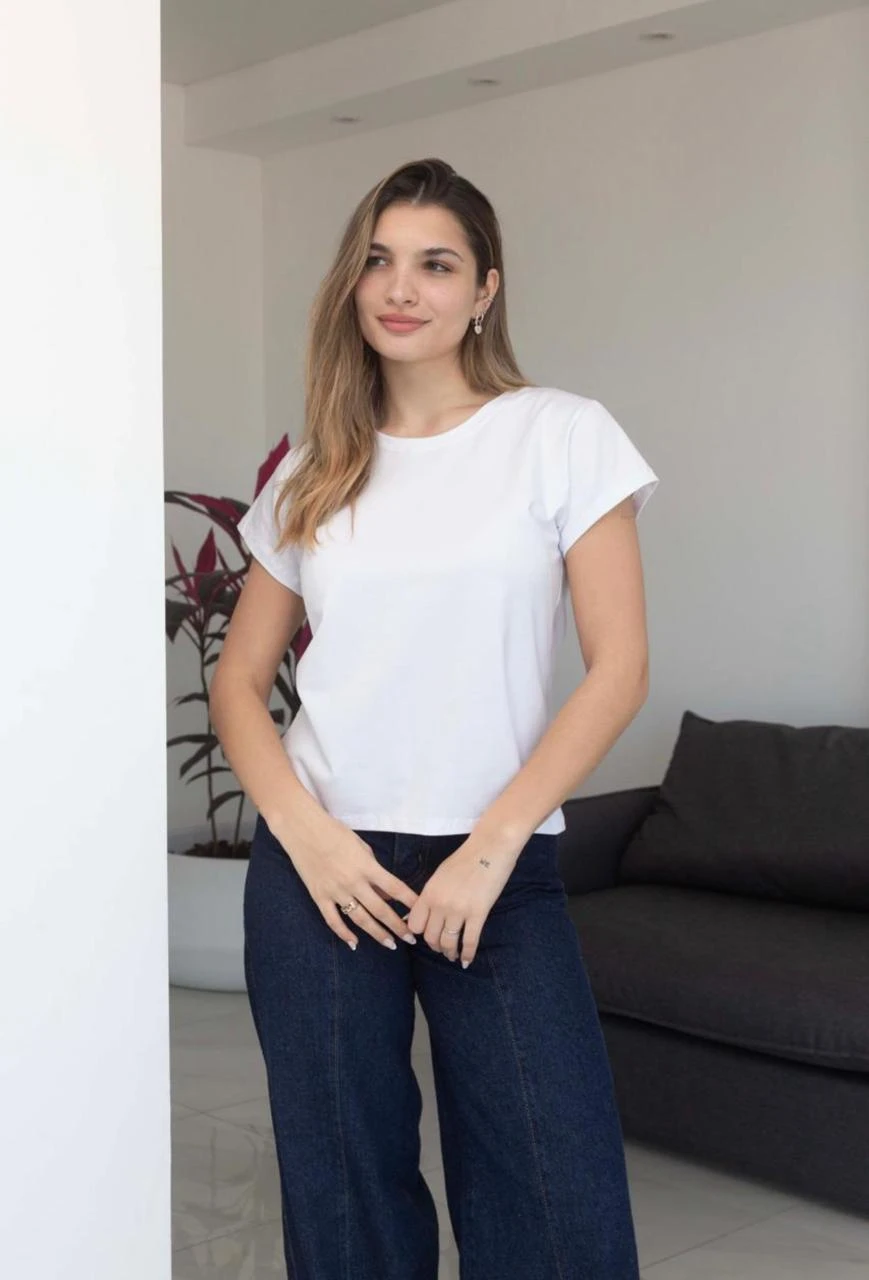 REMERA MICA ESCOTE REDONDO