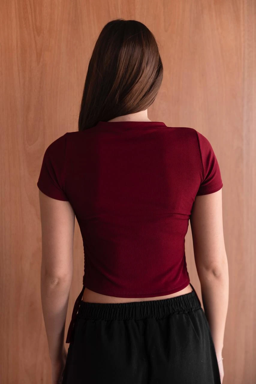 REMERA FRUNCE