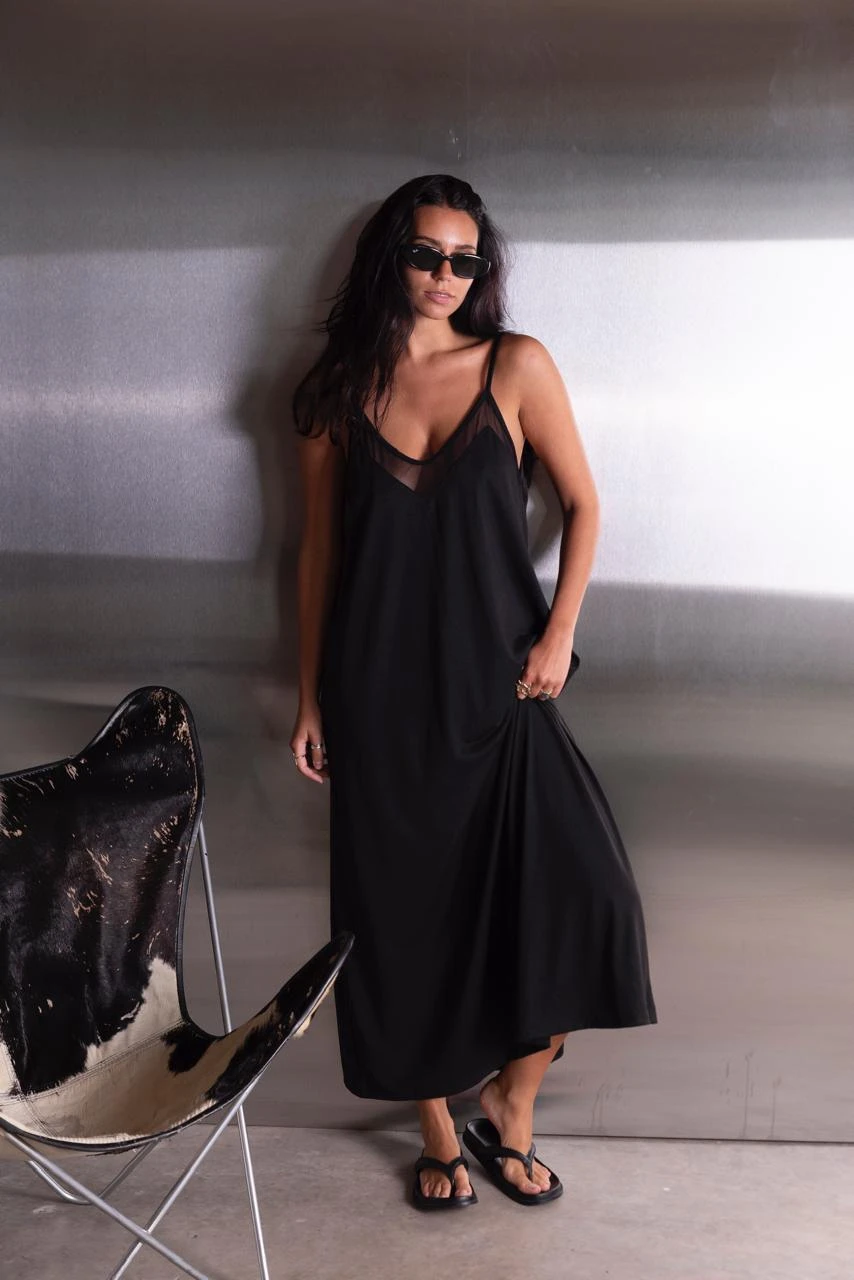 VESTIDO CON TUL
