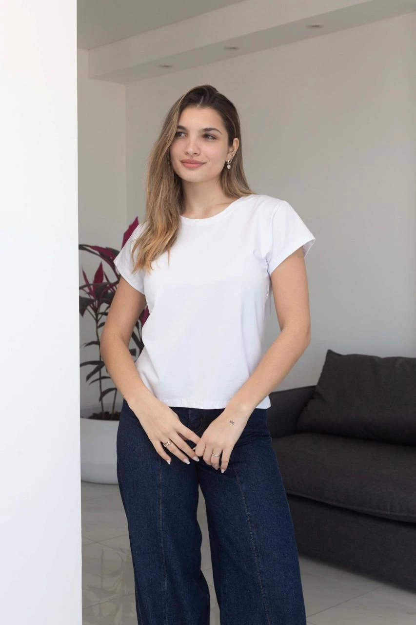 REMERA MICA ESCOTE REDONDO